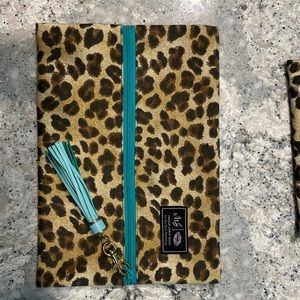 Makeup Junkie Bag large leopard